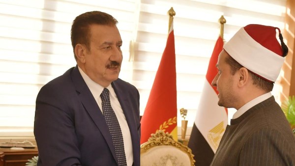 محافظ بورسعيد يستقبل مدير  الأوقاف  فور وصوله