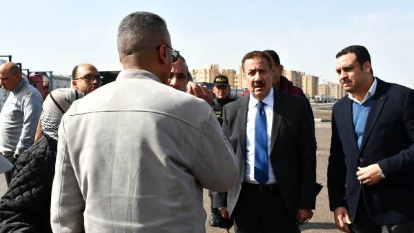 محافظ بورسعيد يتفقد طريق التفريعة بطول 6 كم بمدينة بورفؤاد 