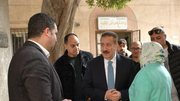 محافظ بورسعيد يستعرض أداء الاحياء ميدانيا 