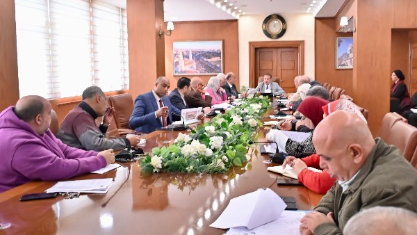 محافظ بورسعسد يشدد على تكثيف الجهود في ملف إزالة الإشغالات والتعديات و فرض الانضباط بشوارع المحافظة