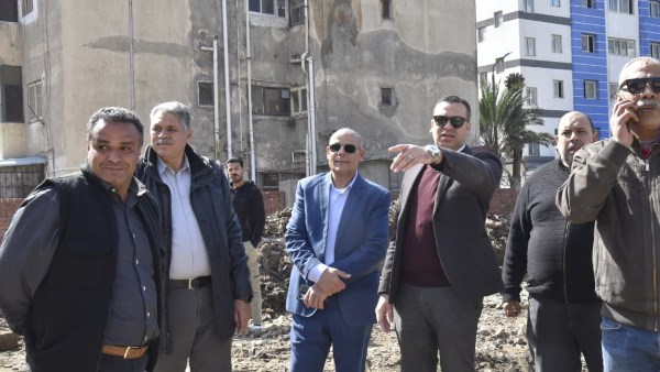 رفع أكثر من ١٠٠ طن مخلفات ورتش بالتصنيع والسلام