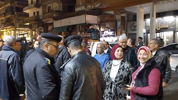 حملات لمجابهة الإشغالات بحي المناخ وشرق بورسعيد| شاهد