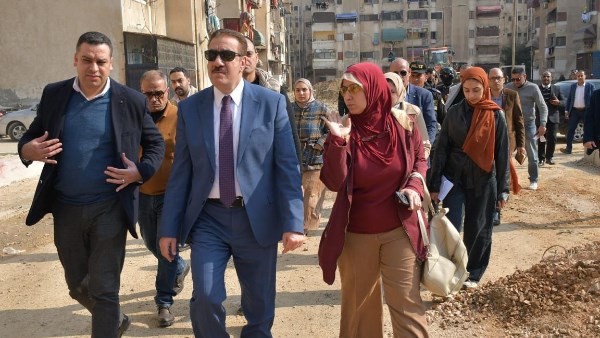 محافظ بورسعيد يتفقد أعمال إزالة الرتش بمنطقة عمرو بن العاص بالزهور 