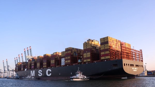 ميناء دمياط