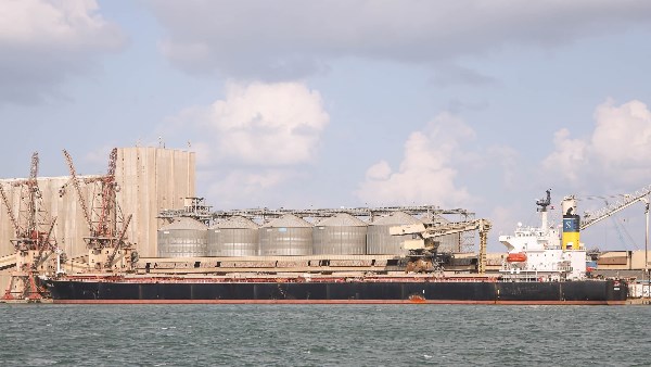 ميناء دمياط 