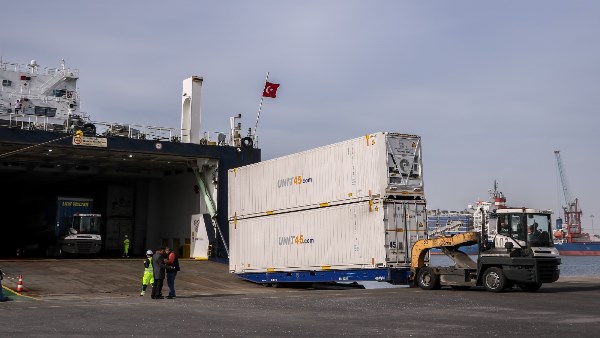 ميناء دمياط 