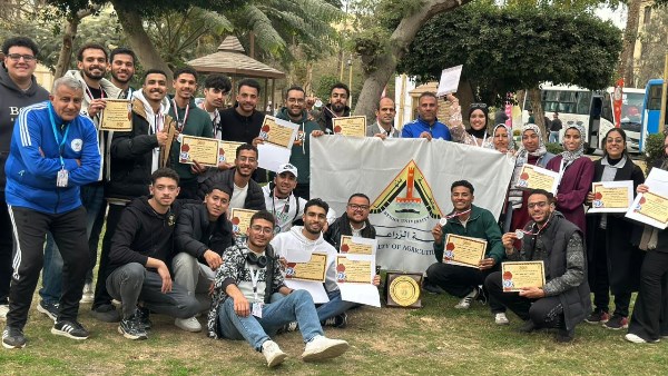 طلاب جامعة بنها 