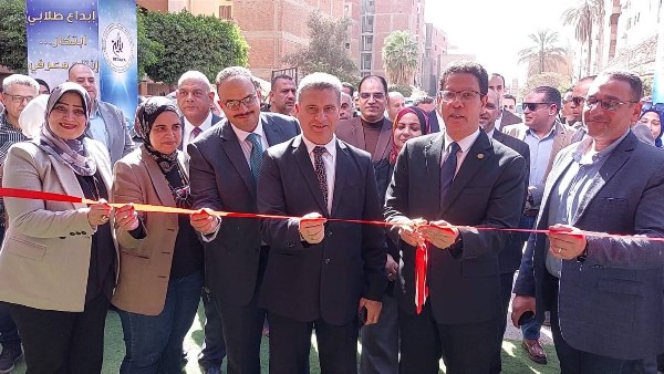 جانب من الافتتاح 