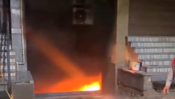 جانب من الحريق 