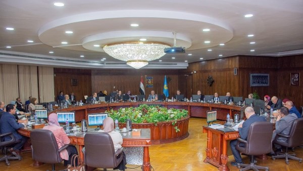 ترقية 16 أستاذا و12 أستاذا مساعدا بهيئة التدريس بجامعة طنطا