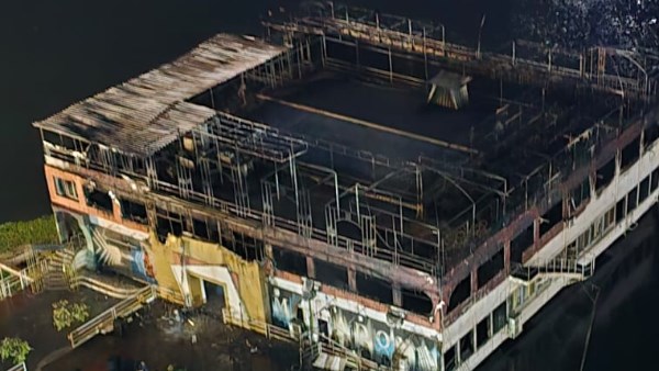 حريق في مركب 