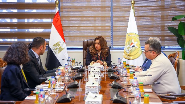 اجتماع وزيرة التنمية المحلية 