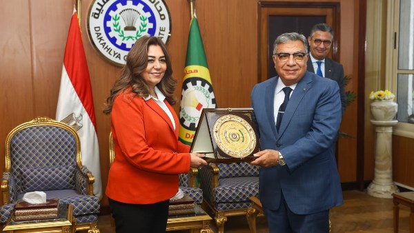 وزيرة التنمية المحلية ومحافظ الدقهلية 