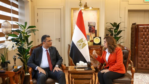 وزيرة التنمية المحلية والبيئة ومحافظ البحر الأحمر 