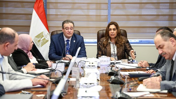 وزيرة التنمية المحلية والبيئة 