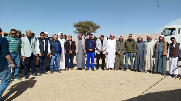 بحوث الصحراء يدعم أهالي تجمع الباغة بمشروعات للإنتاج الحيواني والداجني