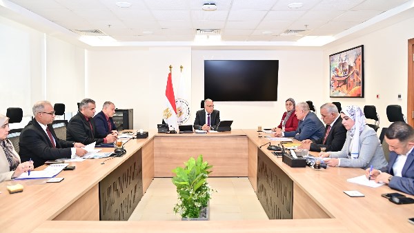 لقاء وزير الري مع النواب