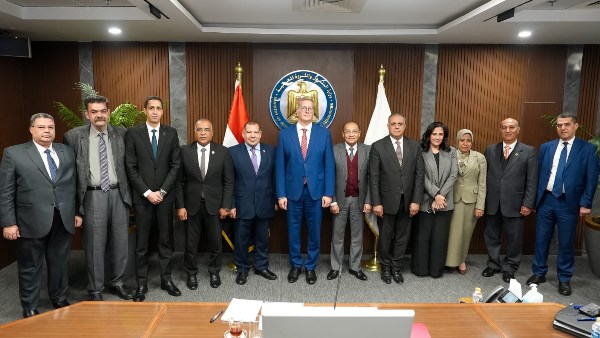 اجتماع وزير البترول مع الجمعيات العامة لشركتي بتروجاس ومصر للبترول