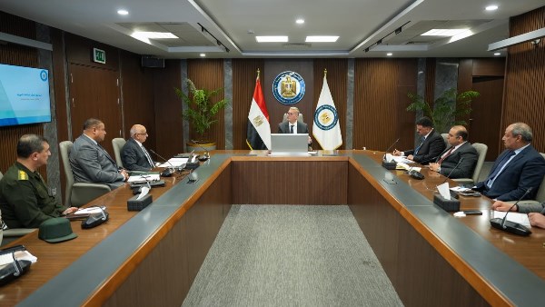 عقد المهندس كريم بدوي وزير البترول والثروة المعدنية اجتماعاً بمقر الوزارة بالعاصمة الجديدة مع مجلس إدارة هيئة الثروة المعدنية والصناعات التعدينية