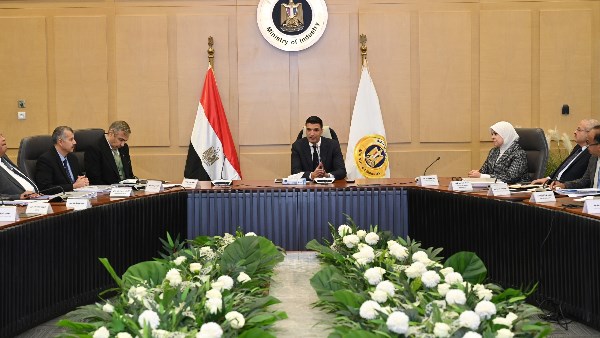 وزير الصناعة يطلق مرحلة جديدة لمركز تحديث الصناعة قائمة على الابتكار والاستدامة