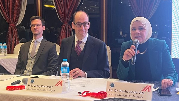 رشا عبد العال