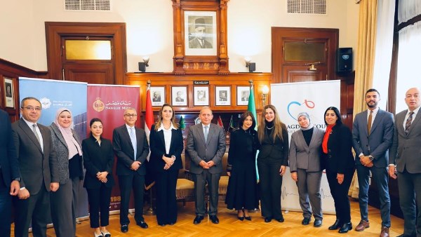 خلال التوقيع