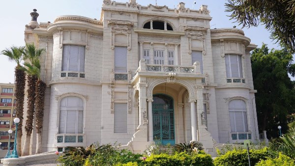 جامعة عين شمس 