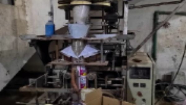 ضبط 8 أطنان منظفات صناعية مجهولة المصدر بالقاهرة