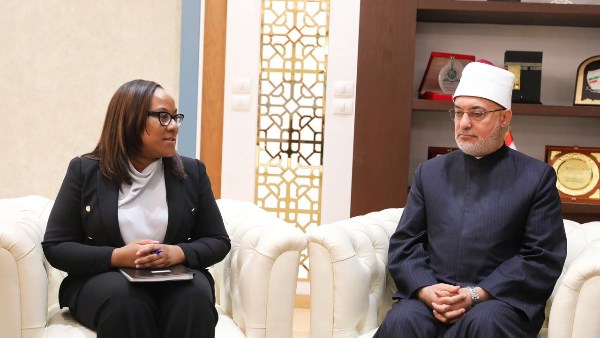 مفتي الجمهورية يستقبل وفدًا كنديًّا