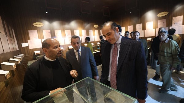 وزير المجالس النيابية في جناح الأزهر