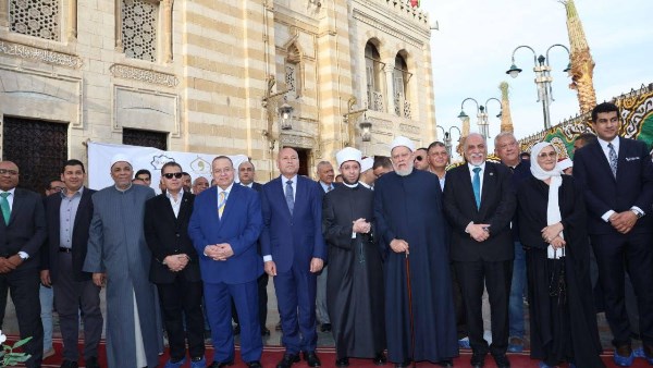 وزير الأوقاف ومحافظ القاهرة يفتتحان مسجد ومقام السيدة عائشة