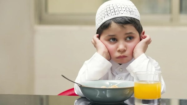 متى نبدأ تعويد الأطفال على الصيام؟