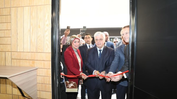 خلال الزيارة