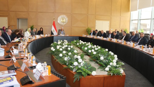 خلال الاجتماع