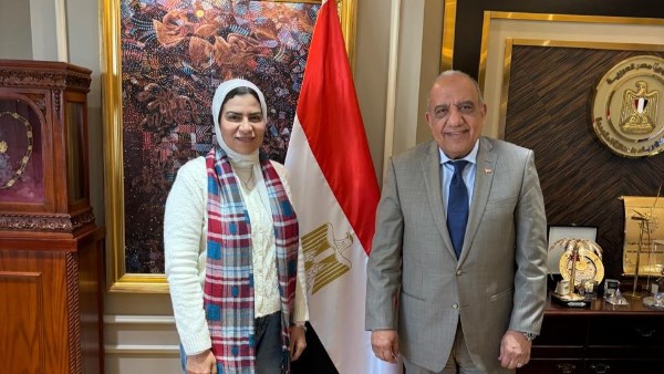 وزير الكهرباء  ومحررة صدى البلد