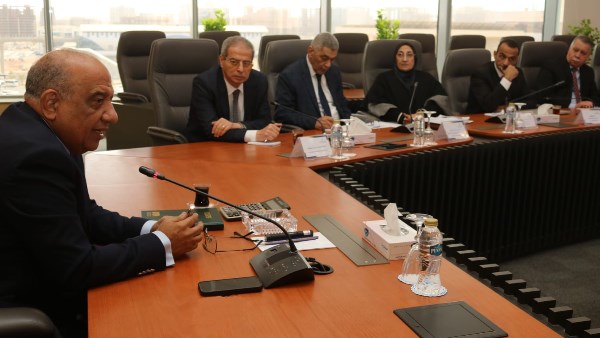 اجتماع وزير الكهرباء 