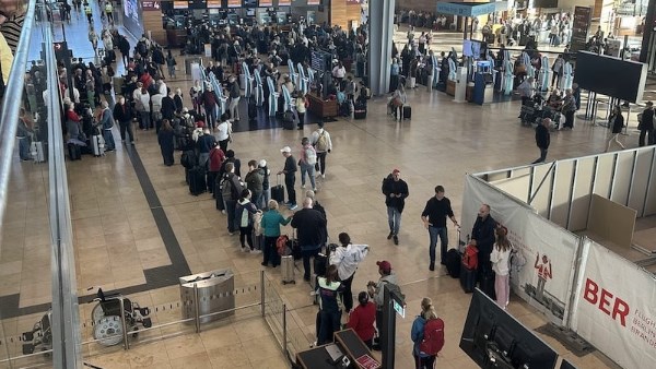 توقف حركة الطيران في مطار برلين - أرشيفي 