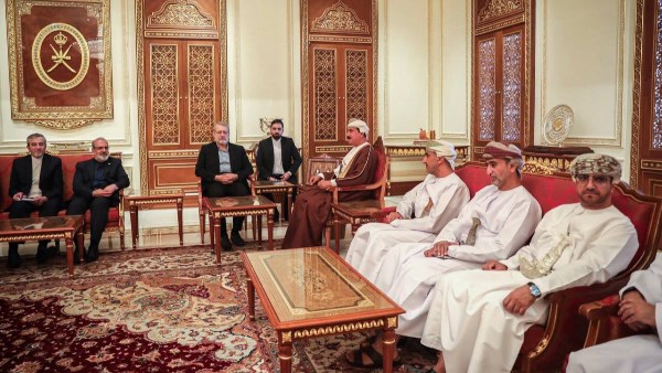 جانب من زيارة الوفد الإيراني لسلطنة عمان 