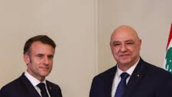 ماكرون وعون 