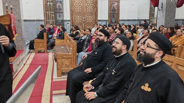 الكهنة وخدام الكنيسة 