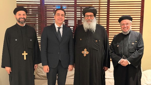 الأنبا لوقا 