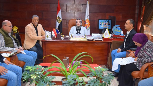 اجتماع مديرة تعليم جنوب سيناء مع الإدارات النوعية بالمديرية 