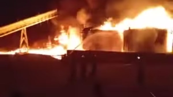 صورة حريق المصنع 