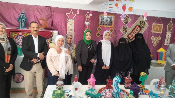 إبداعات الطالبات في المعرض 