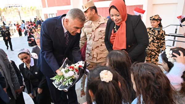 محافظ جنوب سيناء خلال استقباله 
