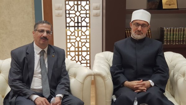 المفتي ورئيس البحوث الفلكية 