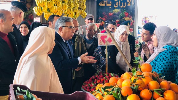 محافظ الدقهلية يتفقد سوق طلخا الحضاري ويشدد على منع عودة الباعة الجائلين للشوارع محافظ الدقهلية يتفقد سوق طلخا الحضاري ويشدد على منع عودة الباعة الجائلين للشوارع