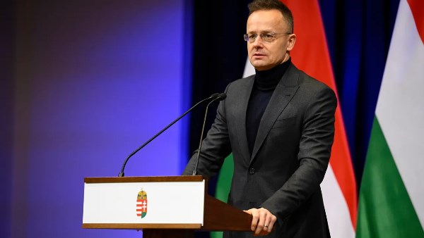 المجر يقف ضد أوكرانيا 