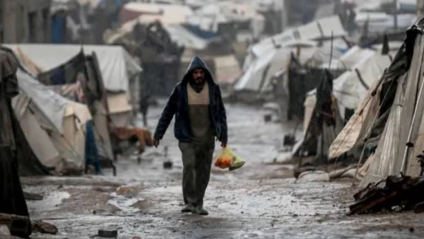 غرق عدد من خيام النازحين