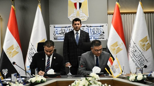 وزير الشباب والرياضة